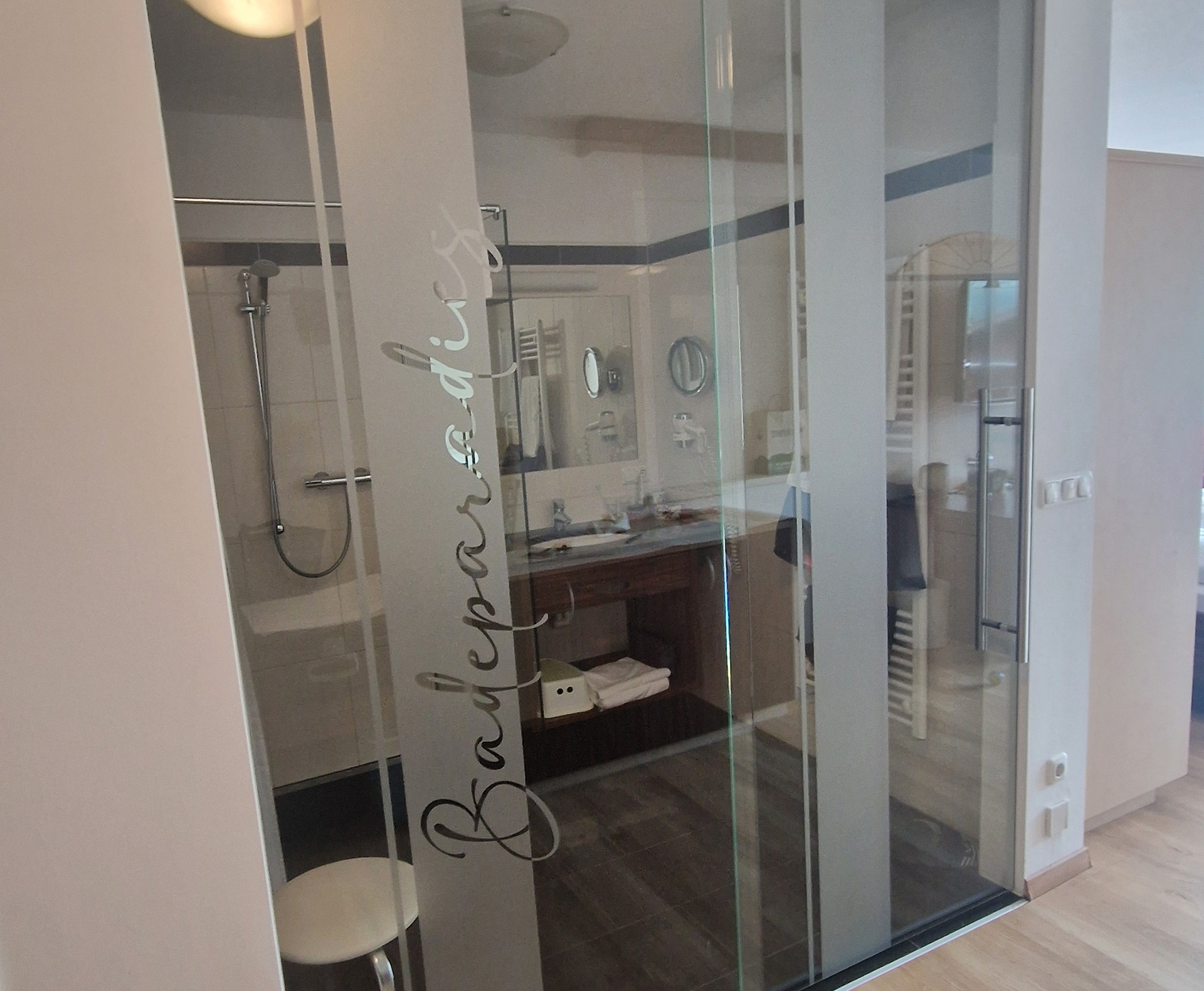 Beschriftung-Glas-HotelAndreas